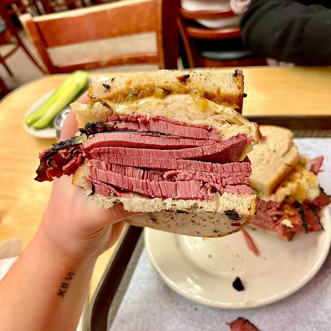 Katz's Delicatessen — O Pastrami Mais Famoso do Mundo desde 1888 🥪
